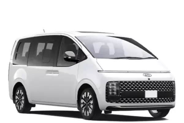 Hyundai Staria for rent in Italy